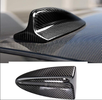 E60 Shark Fin Roof Antenna Cover – Carbon Fiber Look (E6X 2003–2010, Pre-LCI & LCI)