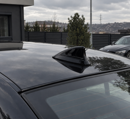 E90 Shark Fin Roof Antenna Cover – Carbon Fiber Look (2005–2012)