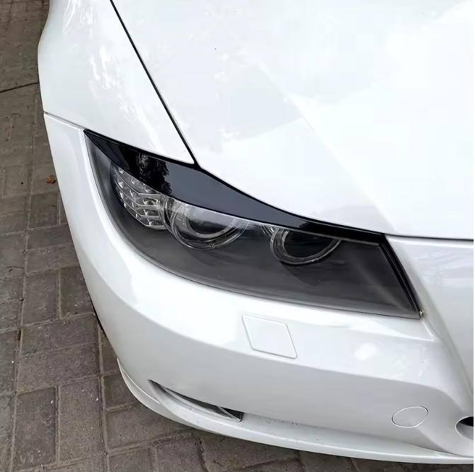 E90 Headlight Eyebrows Trim – Gloss Black / Carbon Look (E9X 2005–2012, Pre-LCI & LCI)